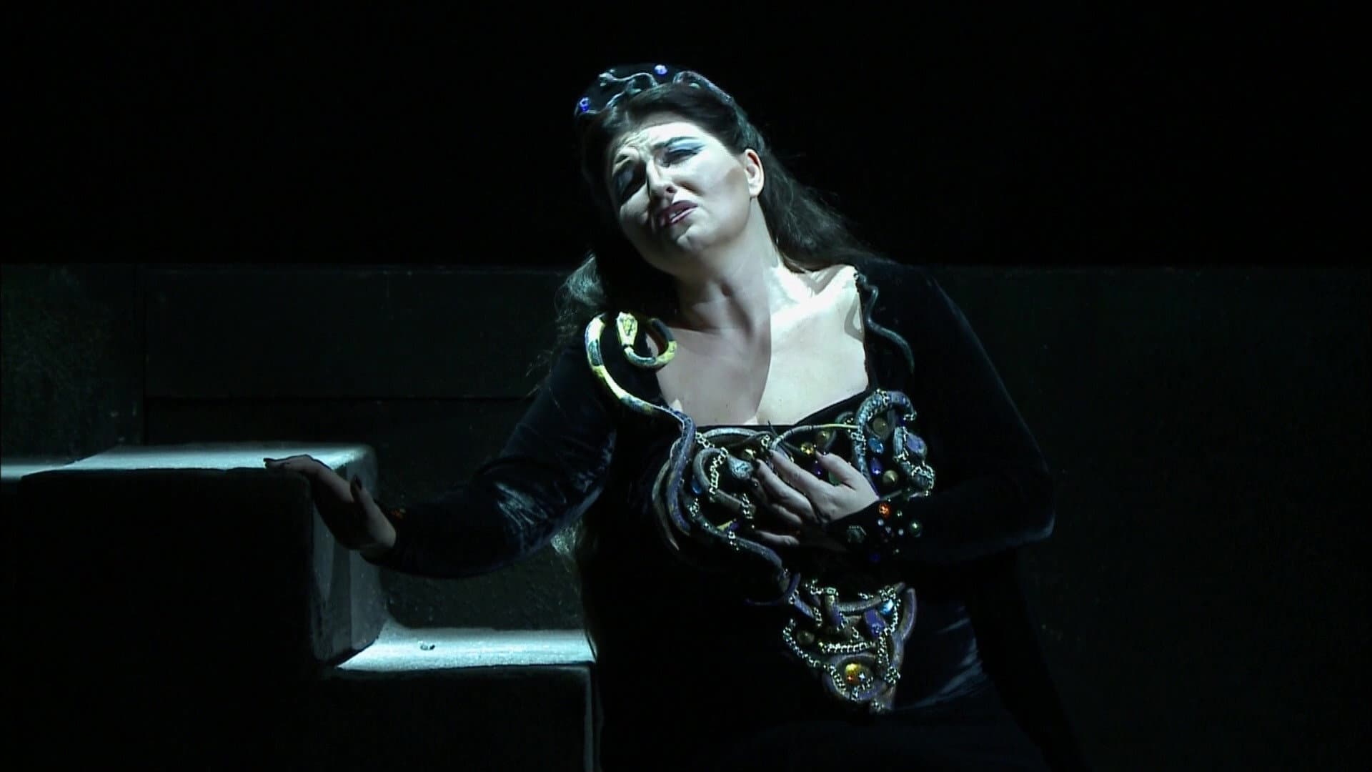 Verdi: Nabucco backdrop